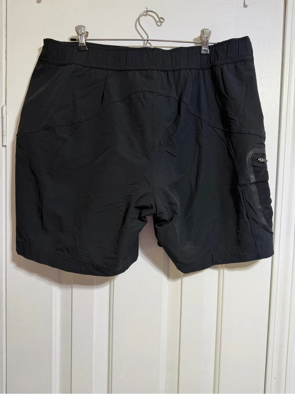 L.L. Bean men’s black padded cycling biking double layer shorts size Large